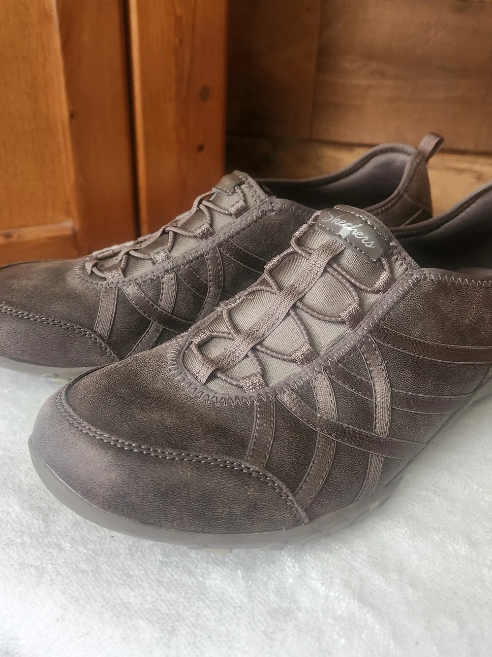 Skechers Brown Slip-On Casual Walking Shoes Womens Size 11